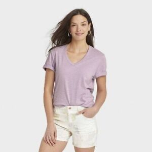 Lavender V-neck T-shirt